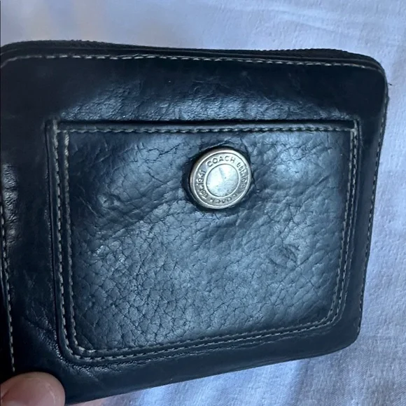 Coach Black Pebbled Leather Zip Around Wallet - Picture 2 of 8